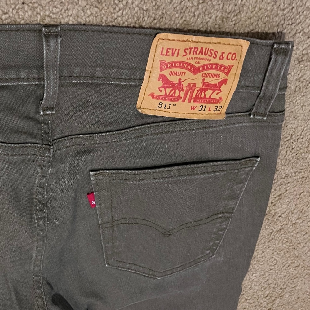 Levi’s 512 Khakis 31x32